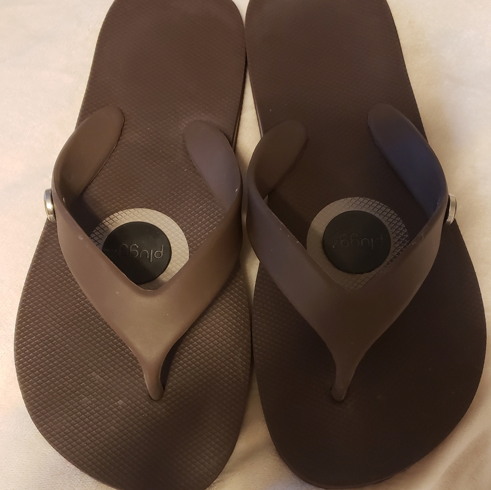 Plugs flip flops